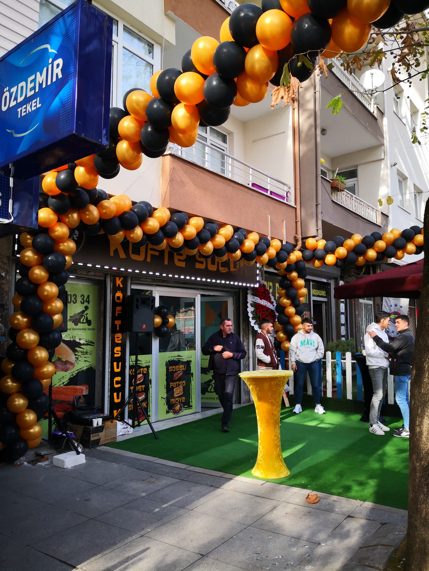 Açılış organizasyonu mini galeri görseli 13 | ByBalon Organizasyon